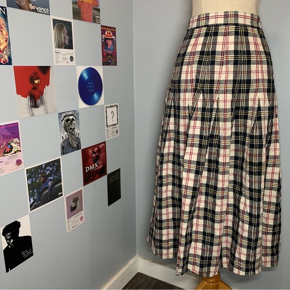 Vintage Plaid High waist Buttoned Skirt Wool Plaid Grunge Cottagecore Skirt - Picture 4 of 9